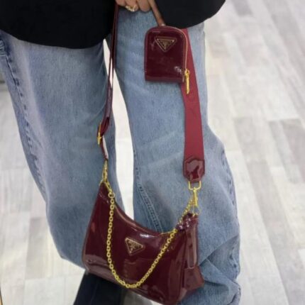 GUESS RED PREMIUM POCHETTE BAG WITH ENTRA POUCH & OG BOX PACKING