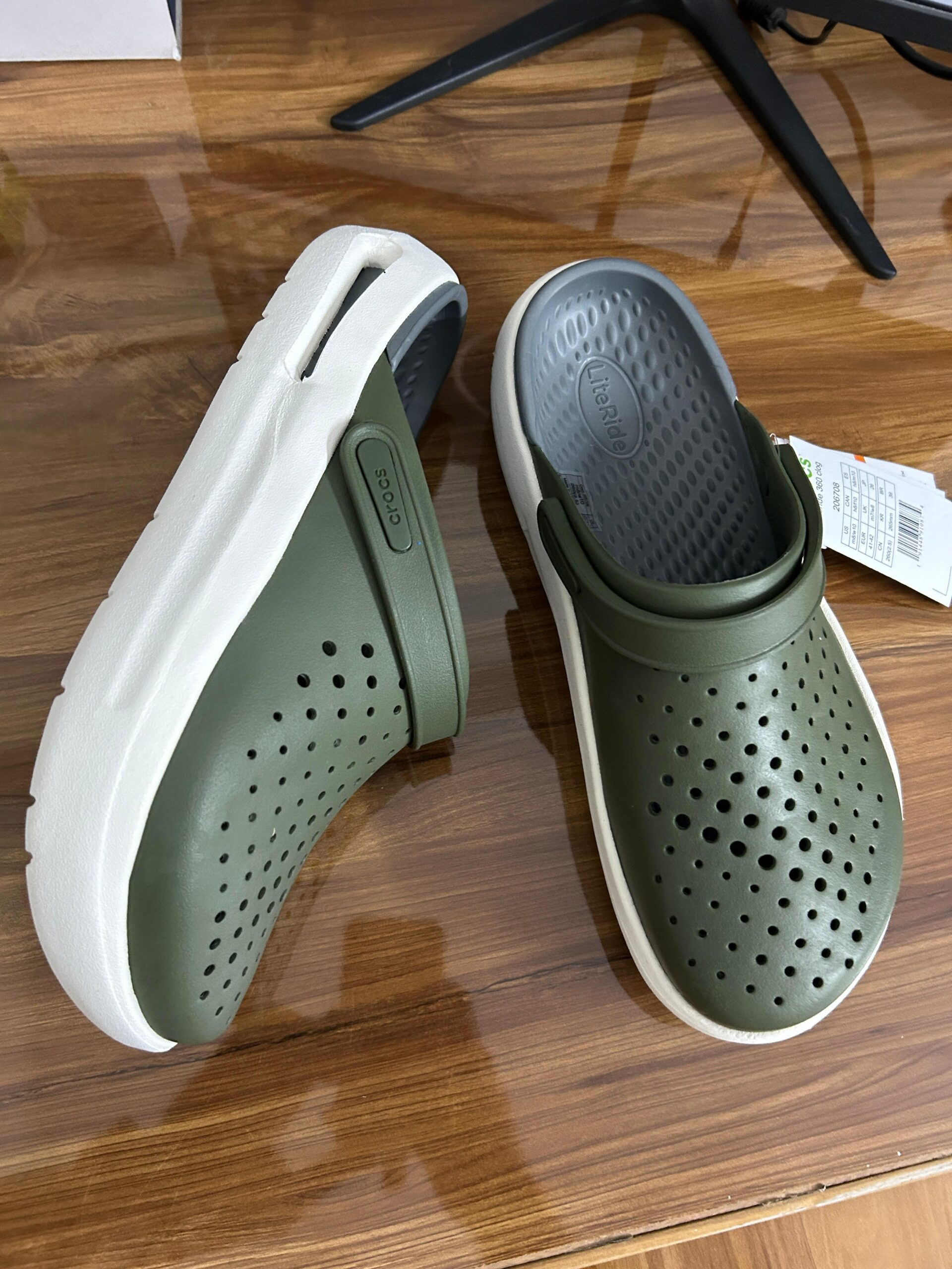 C-Inmotion-Clogs-Green-White.png